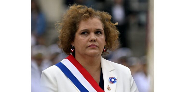 Estelle Mercier Uncategorized 1078